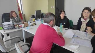 AKAZUM zhvilloi një takim me drejtorin e ISHP UC për dermatologji